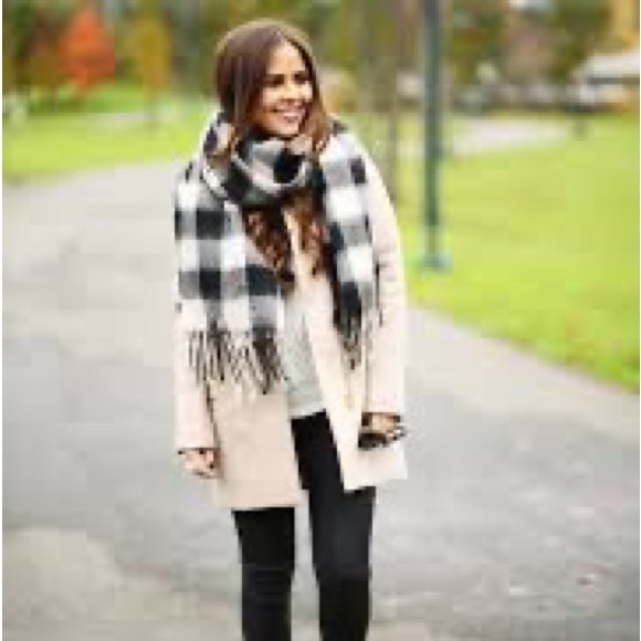 A&F buffalo check scarf - Picture 4 of 5